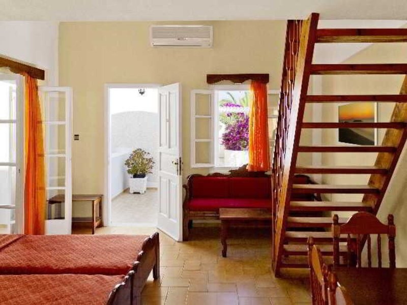 Dolphins Apartments 5