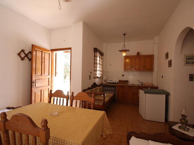 Dolphins Apartments 6