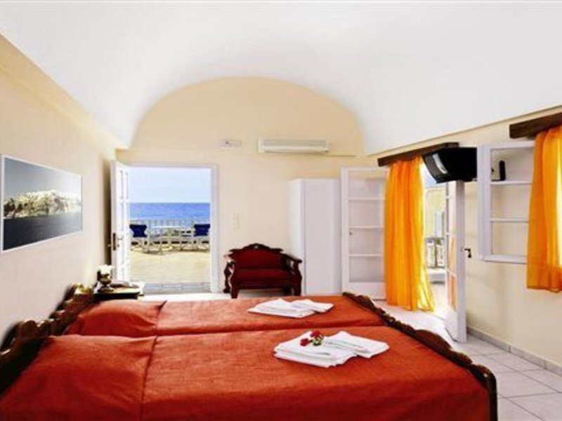 Dolphins Apartments 14