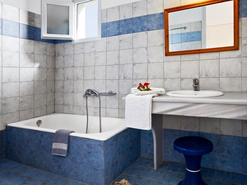 Dolphins Apartments 15