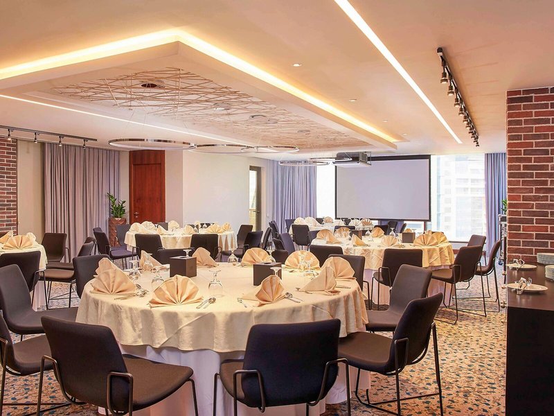 Mercure Dubai Barsha Heights Hotel Suites 18