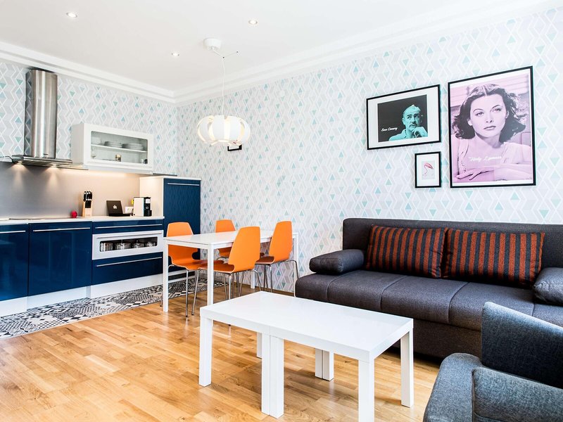 Best Western Plus Celebrity Suites 9