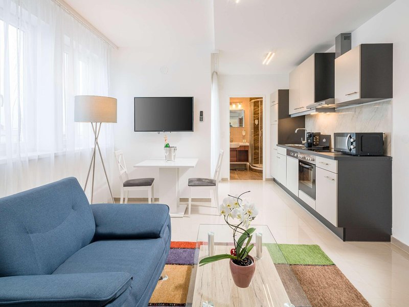 Best Western Plus Celebrity Suites 26