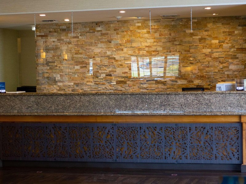 Best Western Plus A Wayfarers Inn & Suites 12 - Lounge / Lobby