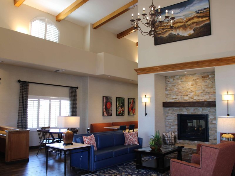 Best Western Plus A Wayfarers Inn & Suites 14 - Room Example