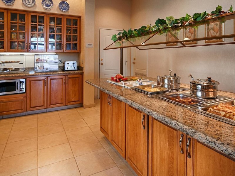 Best Western Plus A Wayfarers Inn & Suites 19 - Restaurant