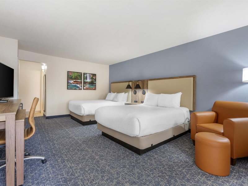 Best Western Plus A Wayfarers Inn & Suites 24 - Room Example