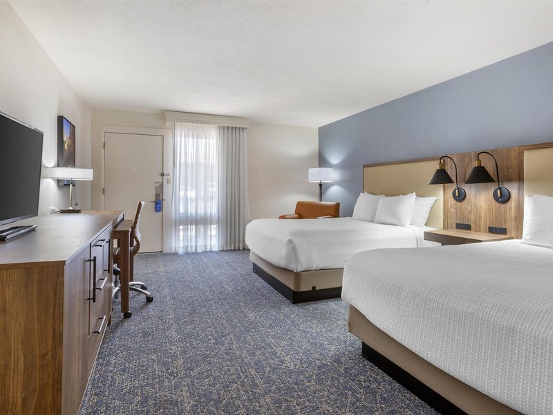 Best Western Plus A Wayfarers Inn & Suites 30 - Room Example