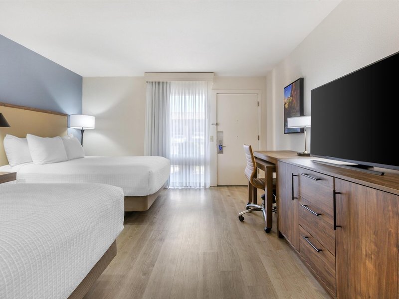 Best Western Plus A Wayfarers Inn & Suites 31 - Room Example