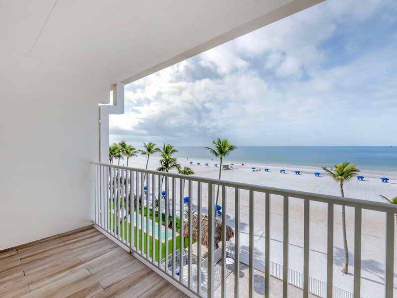 Best Western Plus Beach Resort 9
