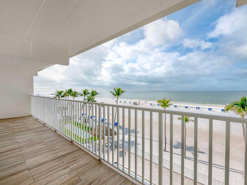 Best Western Plus Beach Resort 10