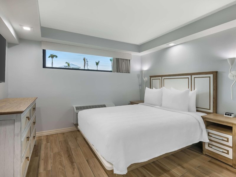 Best Western Plus Beach Resort 44