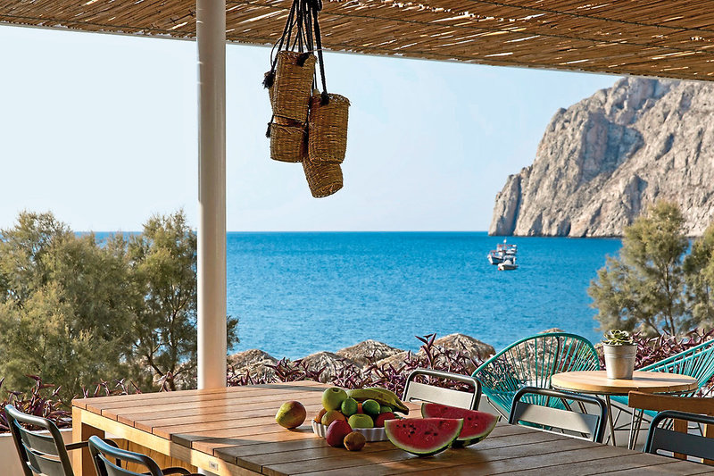 Kamari Beach Hotel 8