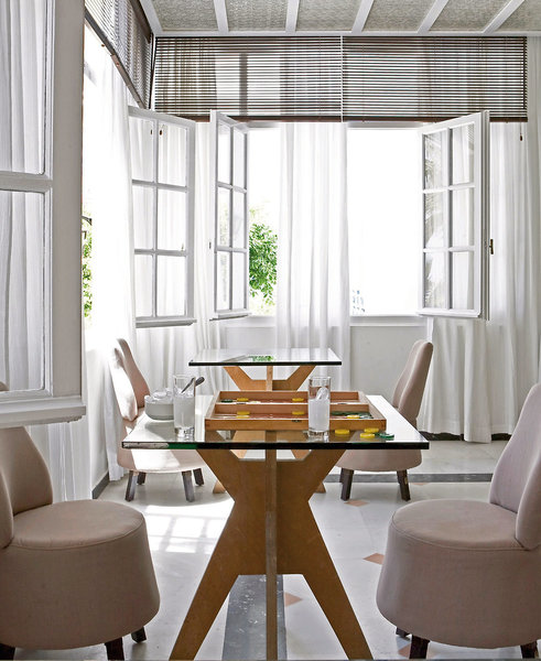 Kamari Beach Hotel 11