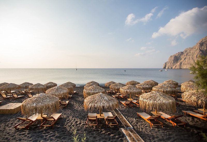 Kamari Beach Hotel 10