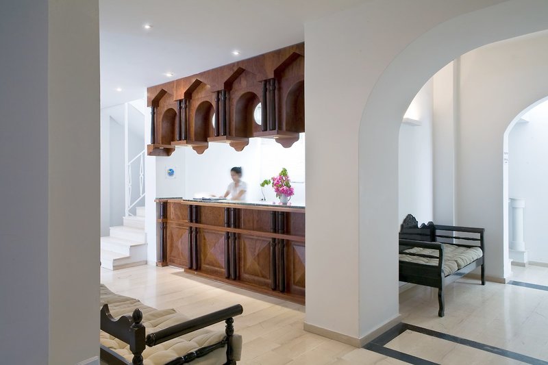 Kamari Beach Hotel 13