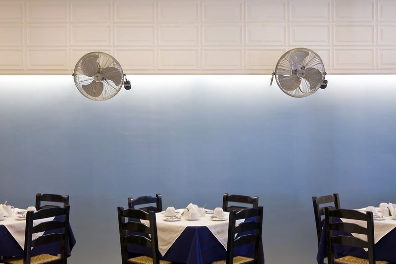 Kamari Beach Hotel 14
