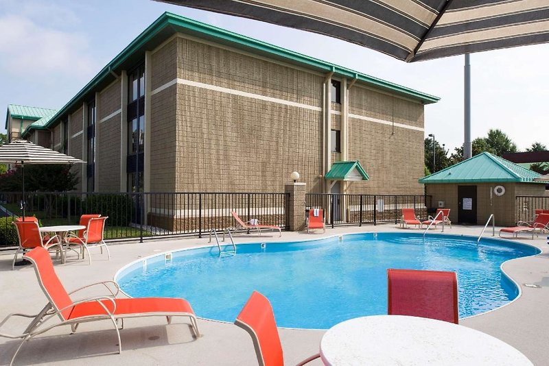 Best Western Plus Cedar Bluff Inn