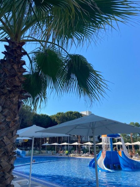 Henry Resort & Spa 5
