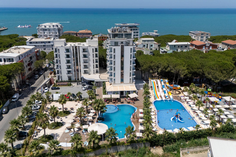 Henry Resort & Spa 3