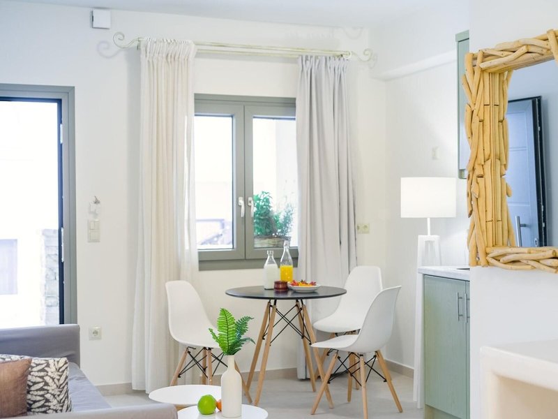 Sweet Home Naxos 6