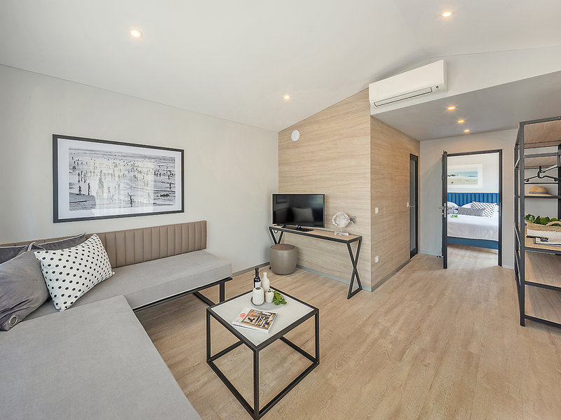 Gava Waterman Island Cottages 11