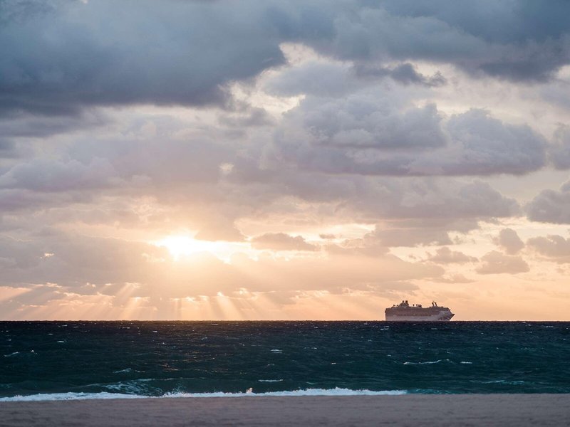 Hotel Maren Fort Lauderdale Beach, Curio Collection by Hilton 10