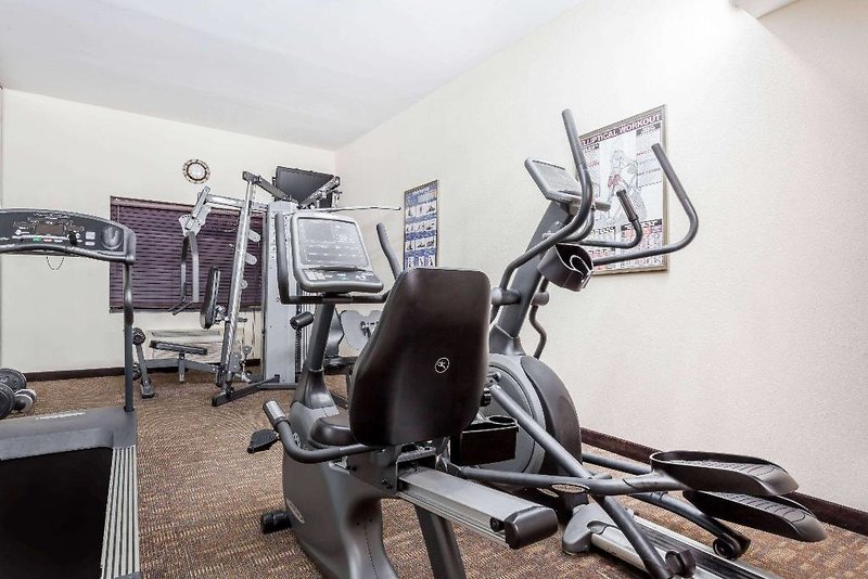 Baymont Inn & Suites Columbia Fort Jackson 2 - Sports and leisure