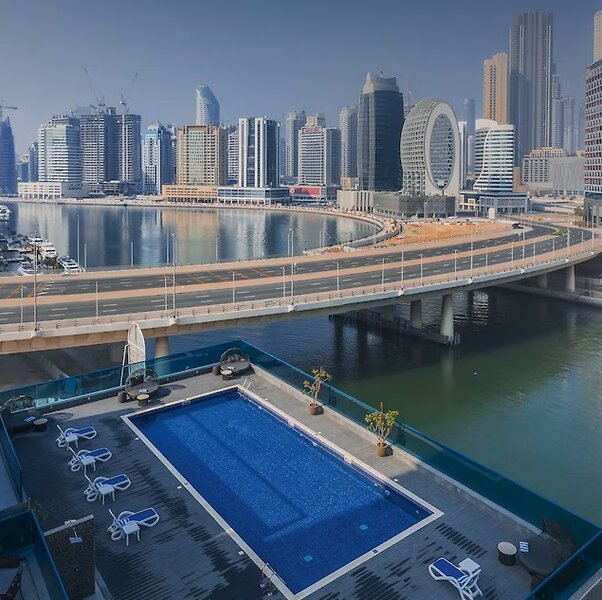 Radisson Blu Hotel, Dubai Canal View 5