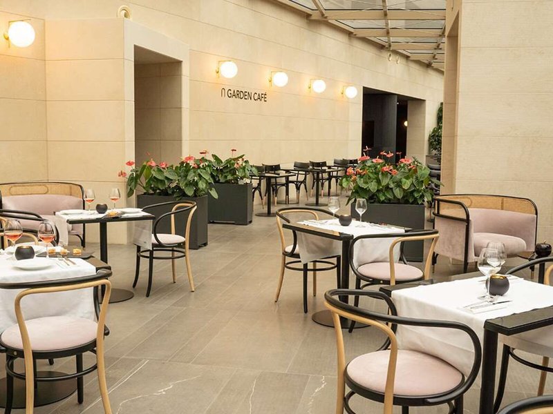 La Suite Hotel 23