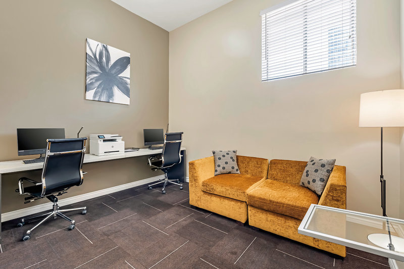 Best Western Plus LA Mid Town Hotel 17