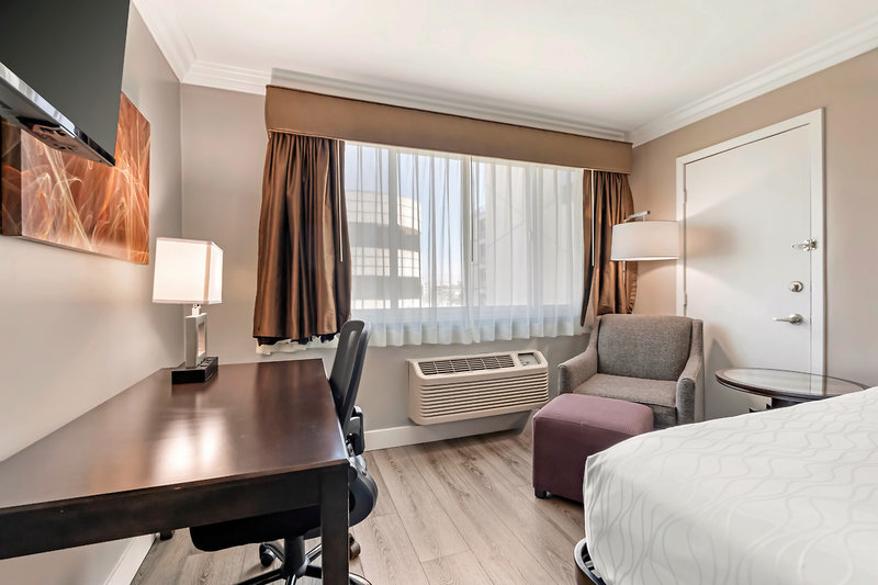 Best Western Plus LA Mid-Town Hotel 7