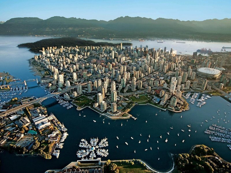 Delta Hotels Vancouver Downtown Suites 1