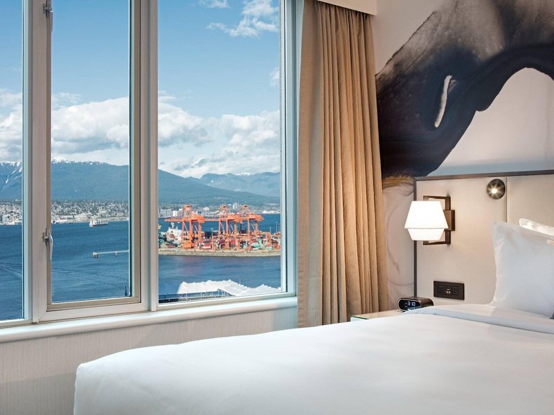 Delta Hotels Vancouver Downtown Suites 3
