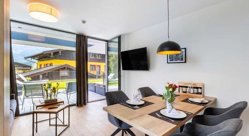 Emma Deluxe Aparthotel 1