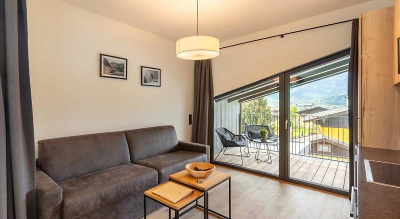 Emma Deluxe Aparthotel 4