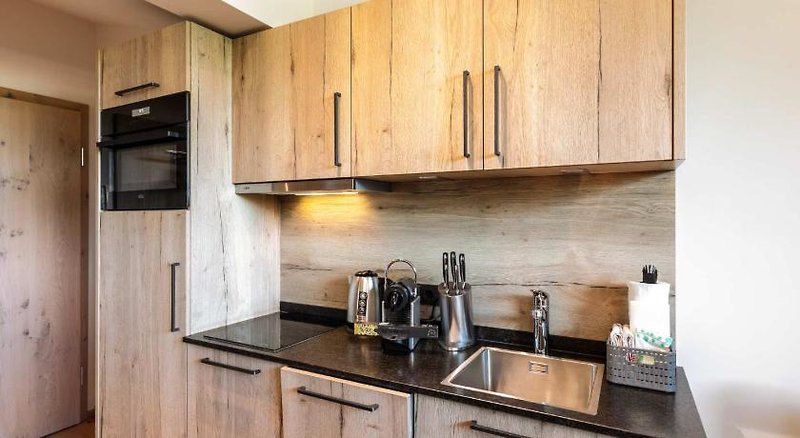 Emma Deluxe Aparthotel 5