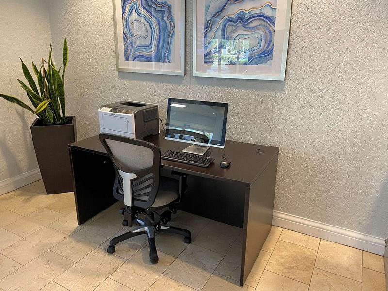 Best Western Tampa 18