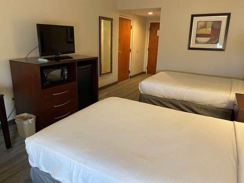 Best Western Tampa 24