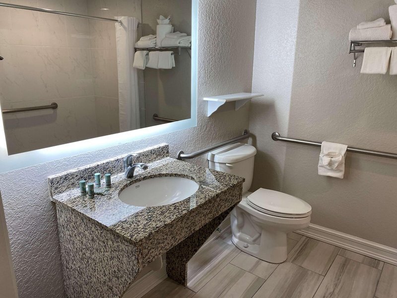 Best Western Tampa 25