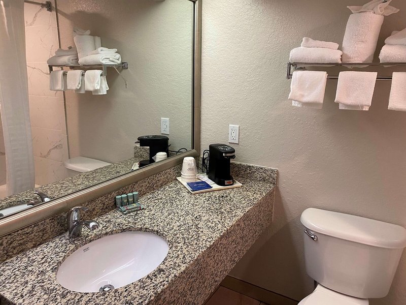 Best Western Tampa 30