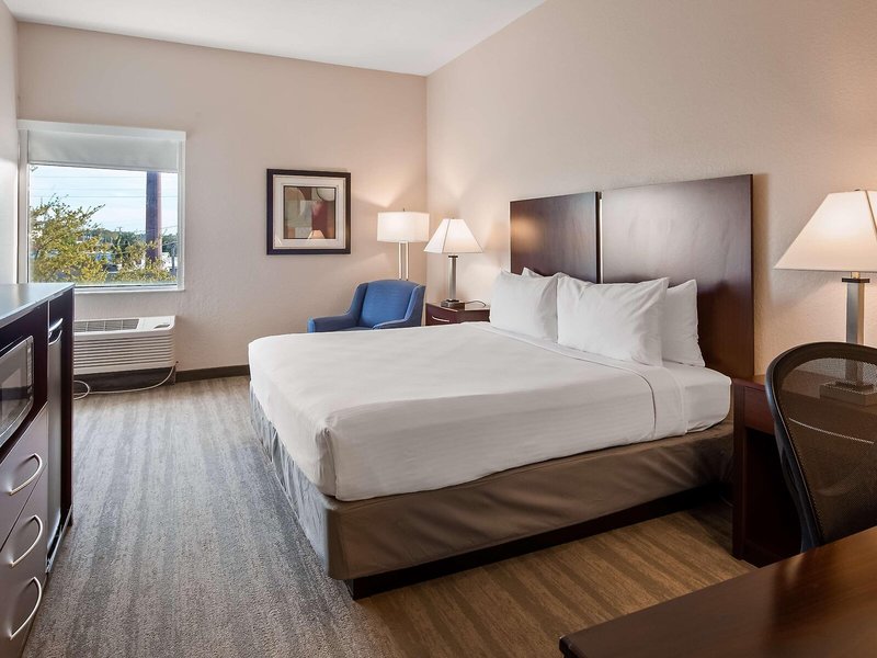 Best Western Tampa 35