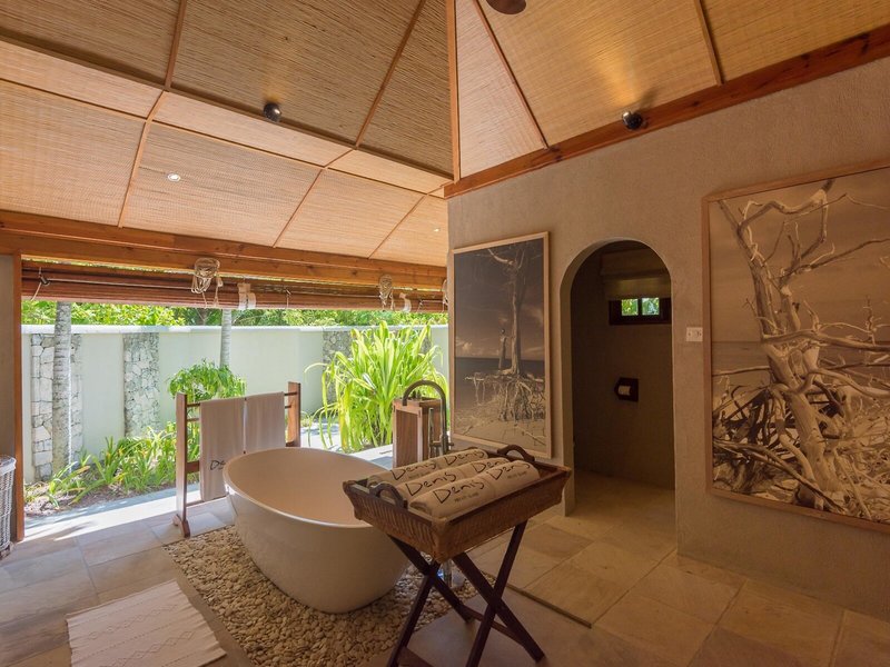 Denis Private Island 40