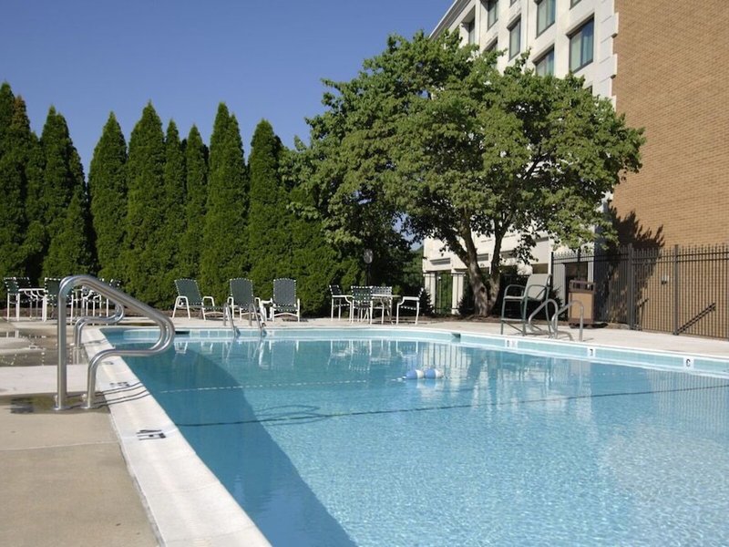 Best Western Plus Rockville Hotel & Suites 6