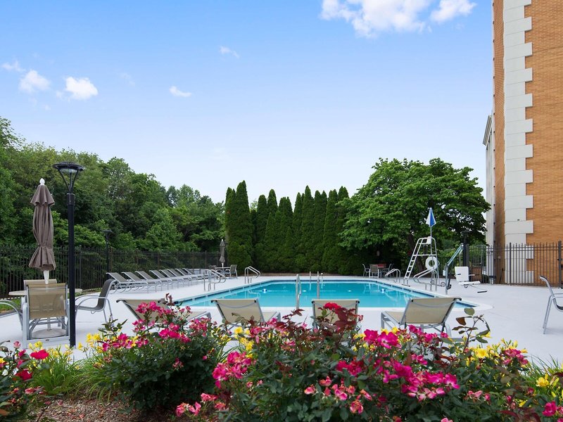 Best Western Plus Rockville Hotel & Suites 9