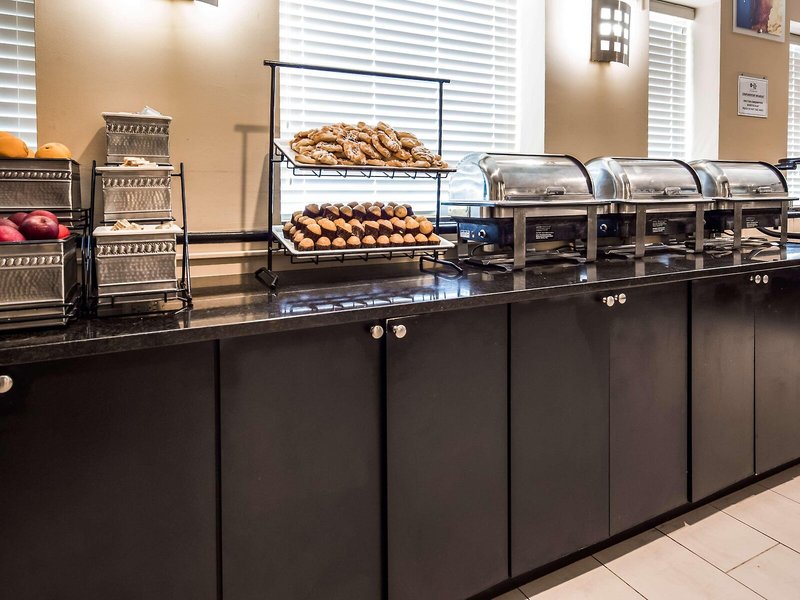 Best Western Plus Rockville Hotel & Suites 26