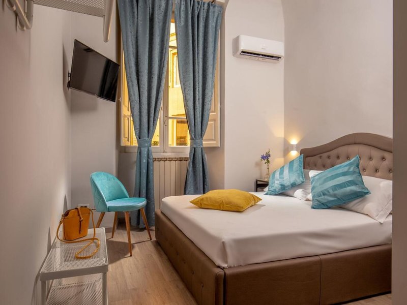 Courtyard Rome Suite 2