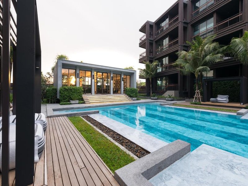 Saturdays Residence By Brown Starling 8