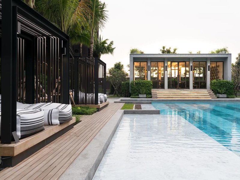 Saturdays Residence By Brown Starling 10