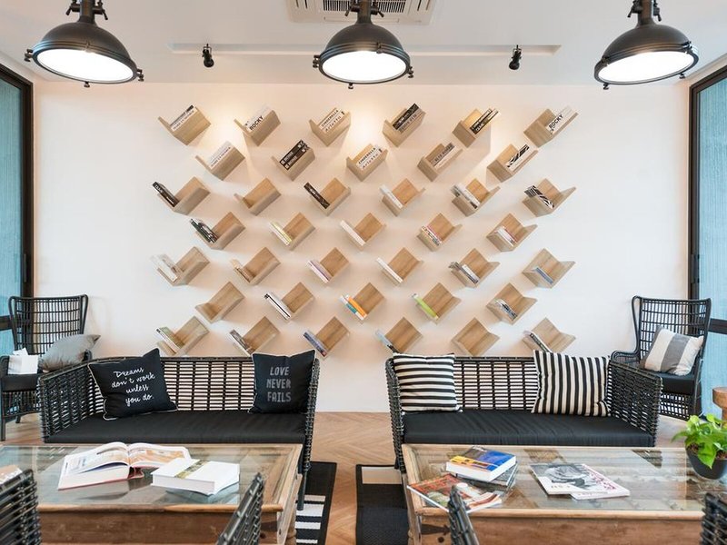 Saturdays Residence By Brown Starling 13